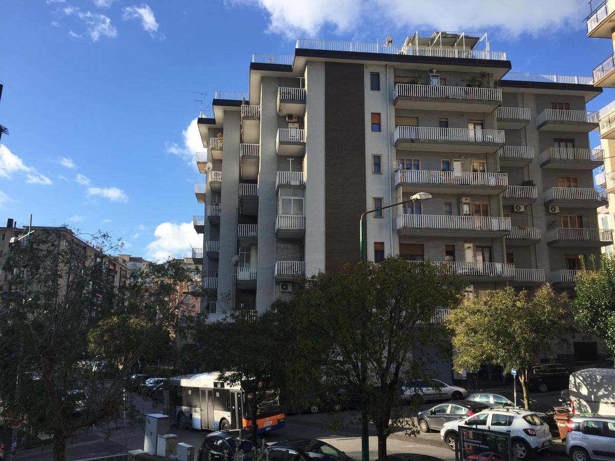Smart B&B Salerno Exteriör bild
